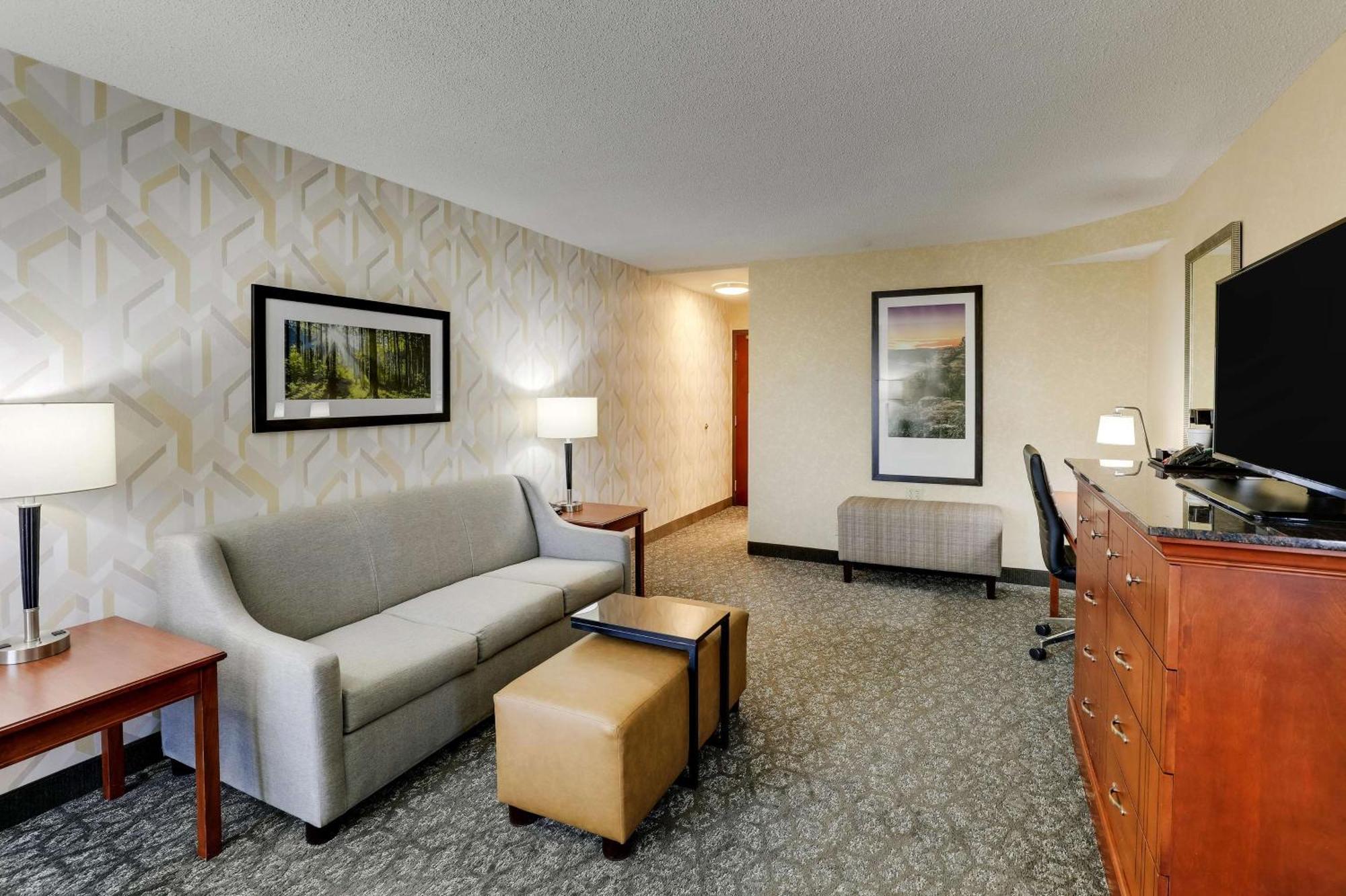 Drury Inn & Suites Марион Екстериор снимка